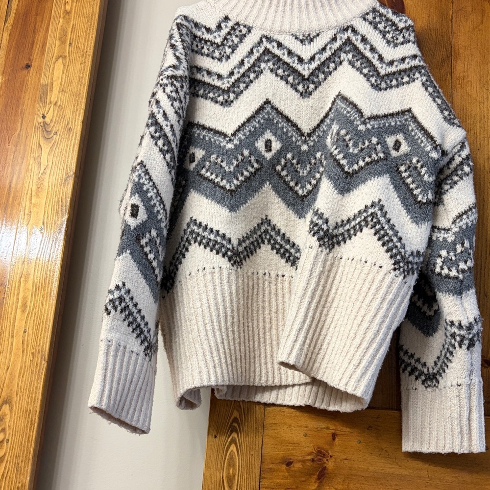 Pink Lily Cream and Gray Patterned Sweater